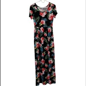 NWOT Tropical Floral Maxi Dress with Pockets in Size Small Crinkle Texture